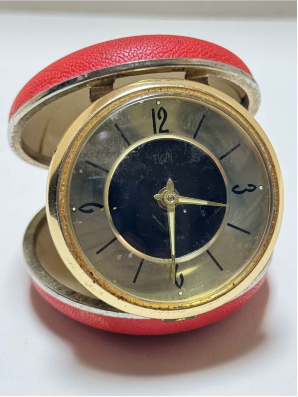 Vintage Elgin Wind Up Travel Alarm Clock Round Black Case Glow In Dark Hands